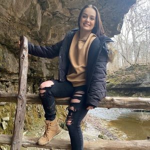 Meet your Posher, Leeya